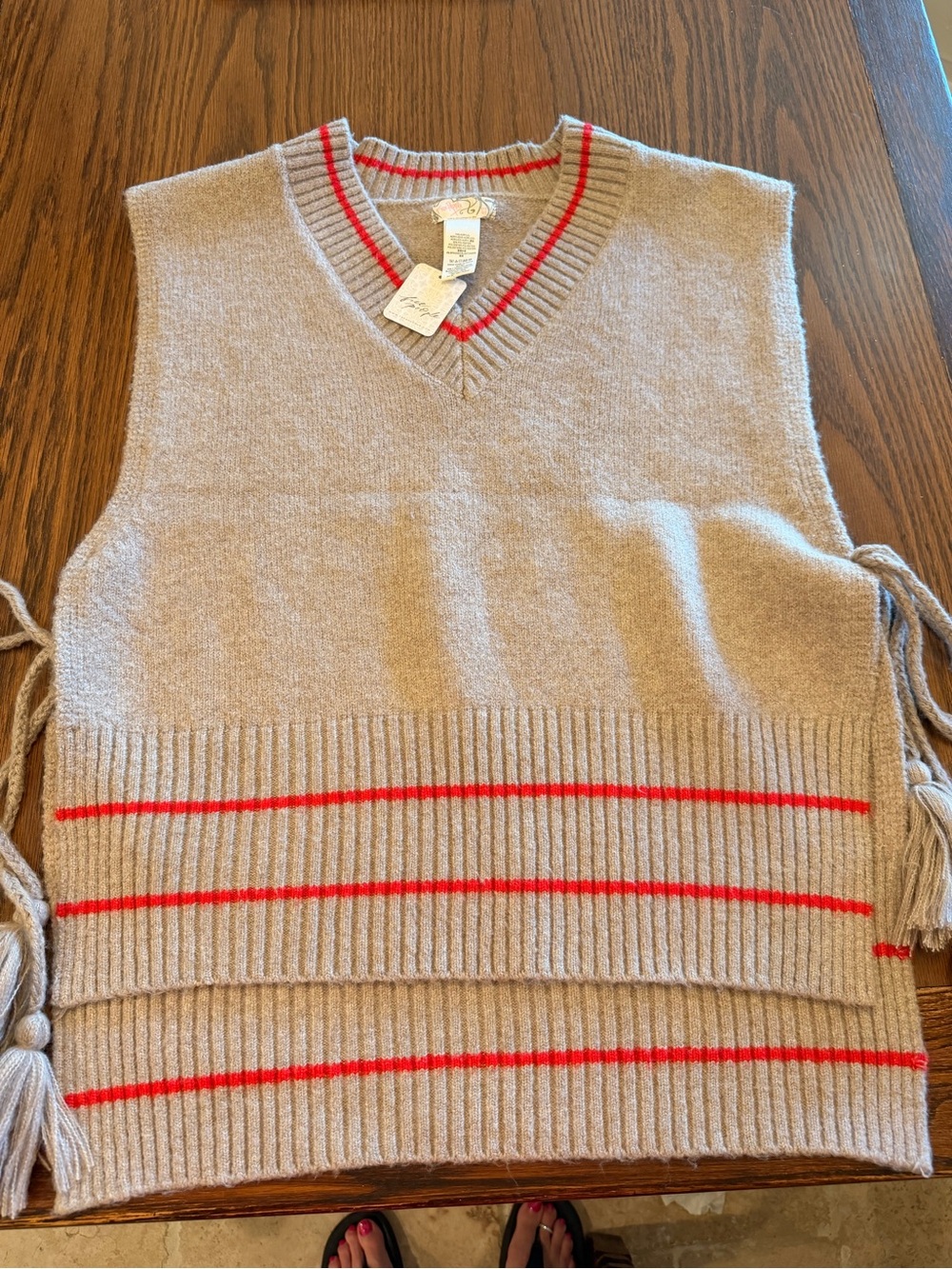 Free People Beige V‑Neck Sweater Vest with Red Stripe Accents